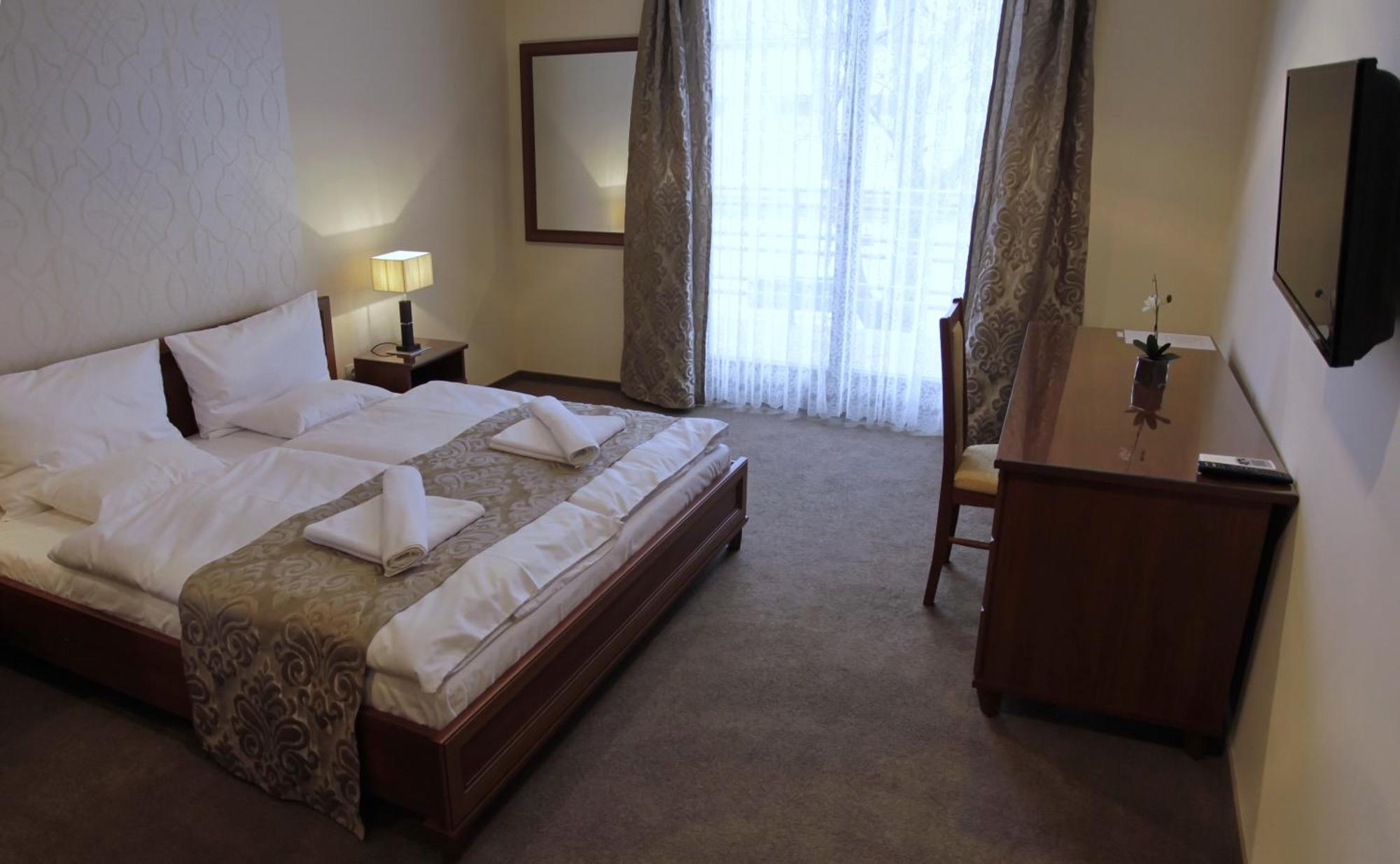 Hotel Brill Orosháza الغرفة الصورة