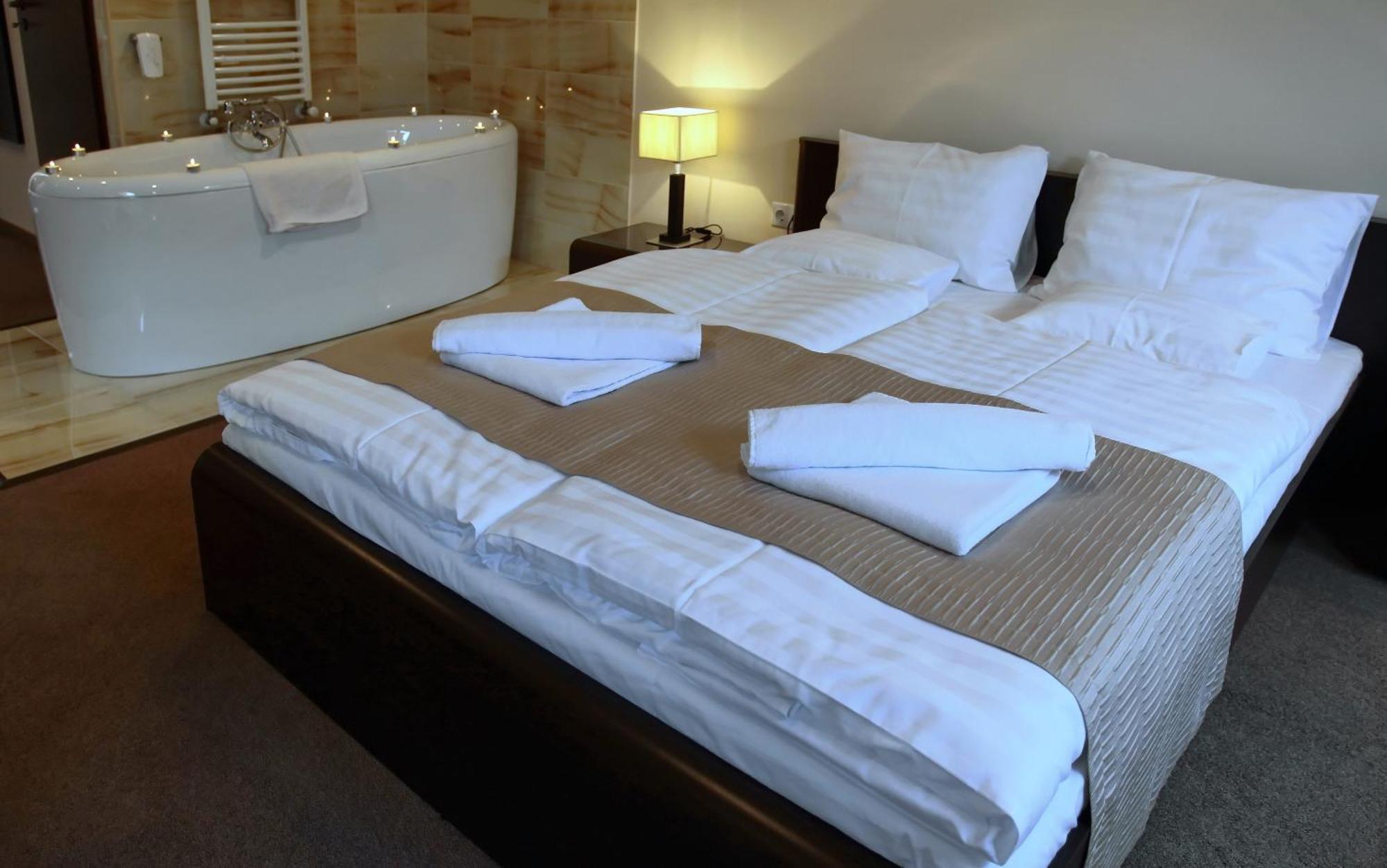 Hotel Brill Orosháza الغرفة الصورة